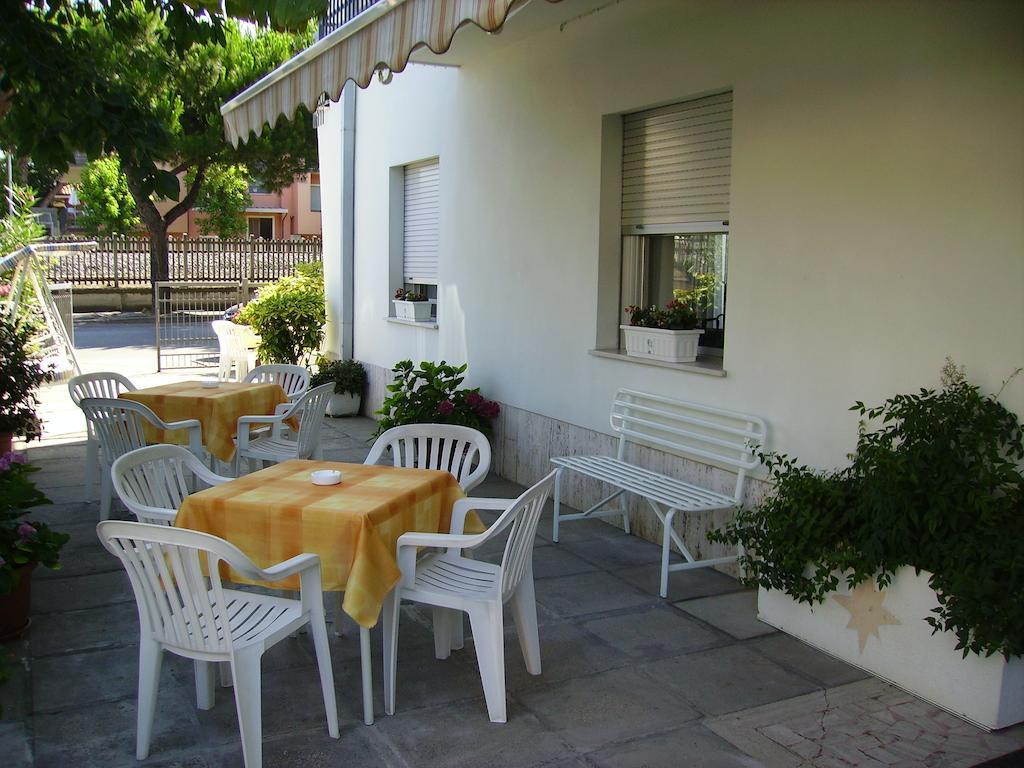 Hotel Villa Tua Риччоне Экстерьер фото